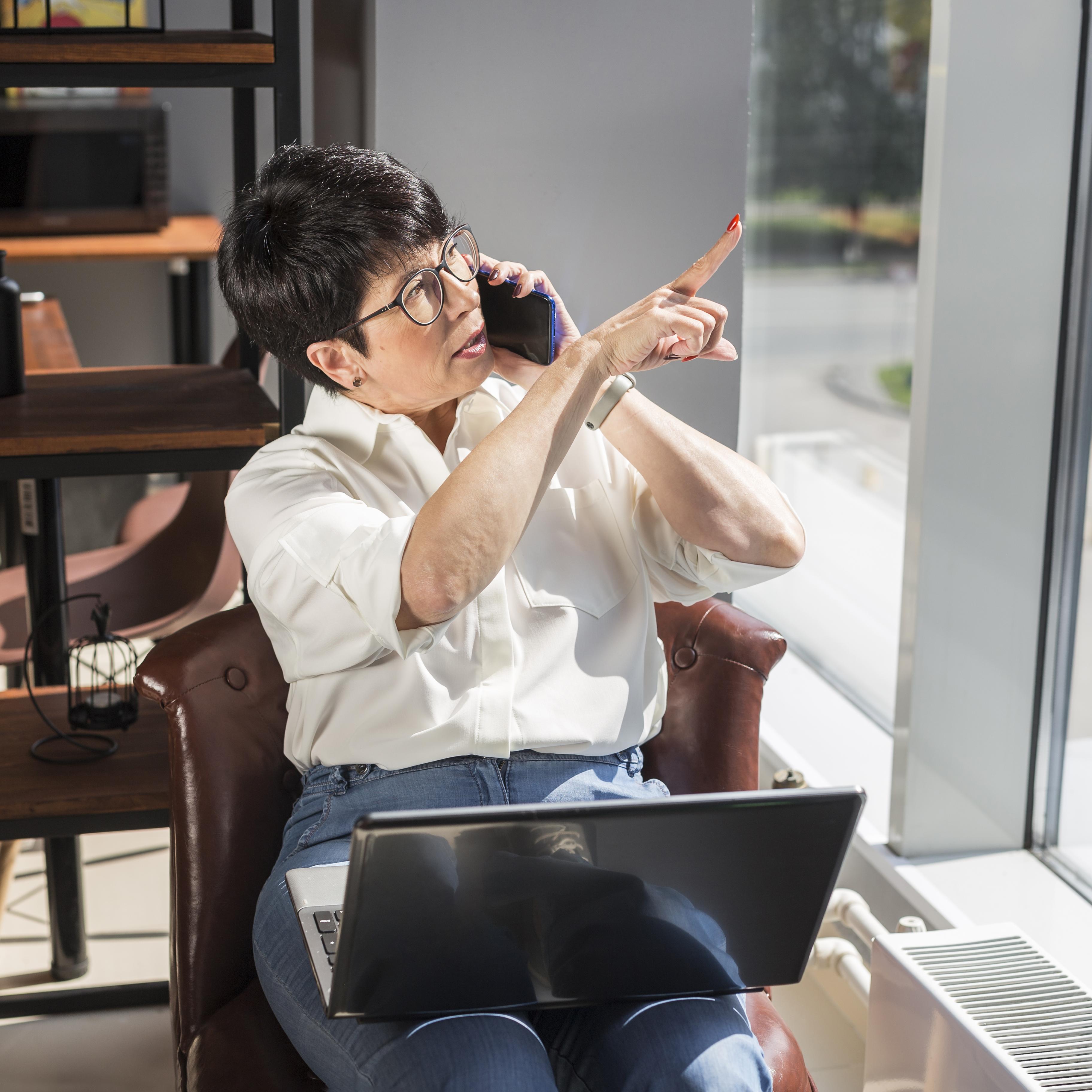 3D advertising element integrated into marketing material